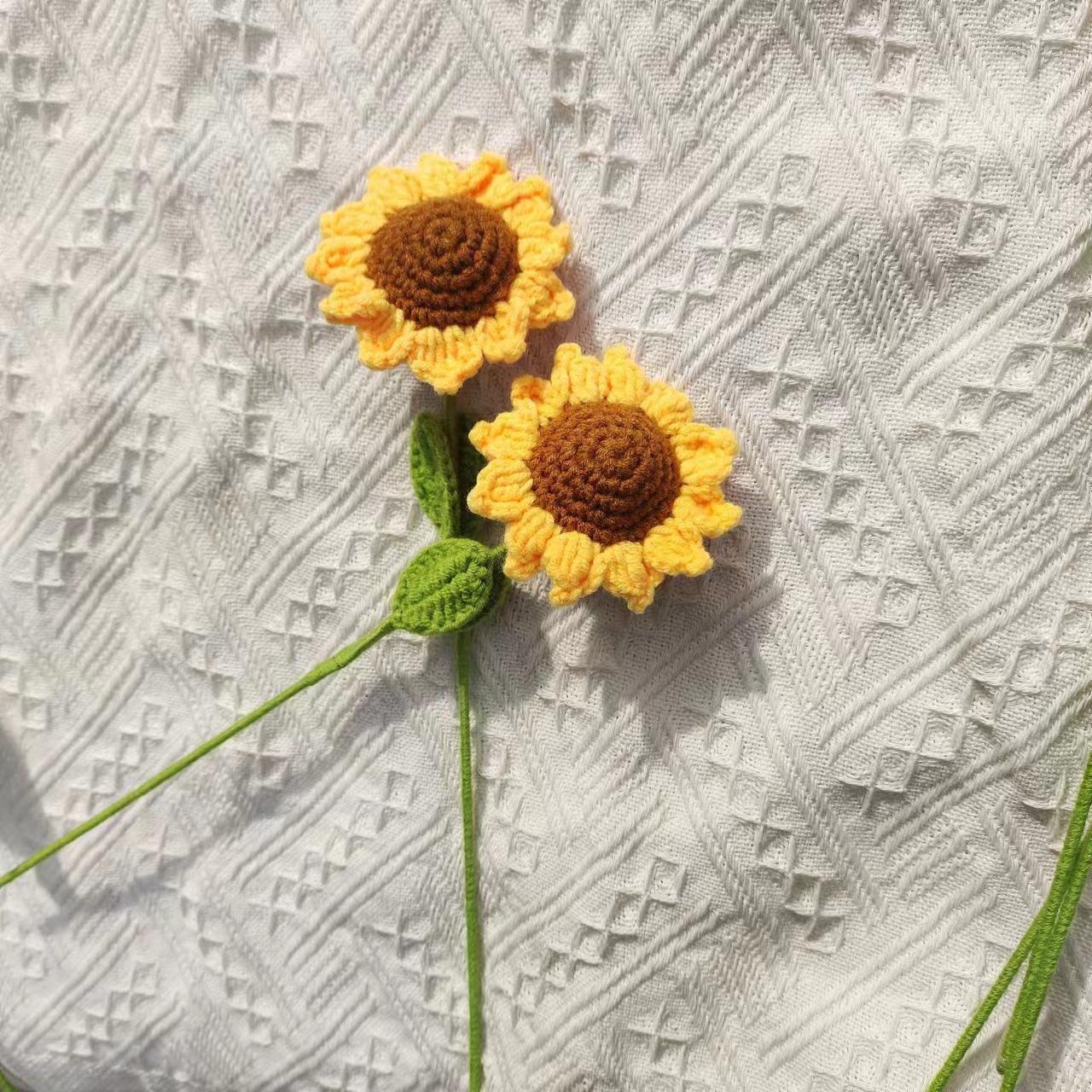 Finished Crochet Sunflower Bou - đánh giá và giá Baby Nursery Fabric