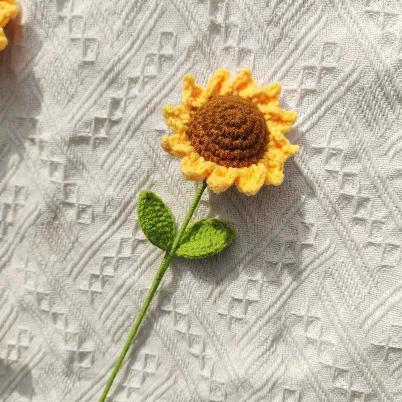 Finished Crochet Sunflower Bou - đánh giá và giá Baby Nursery Fabric